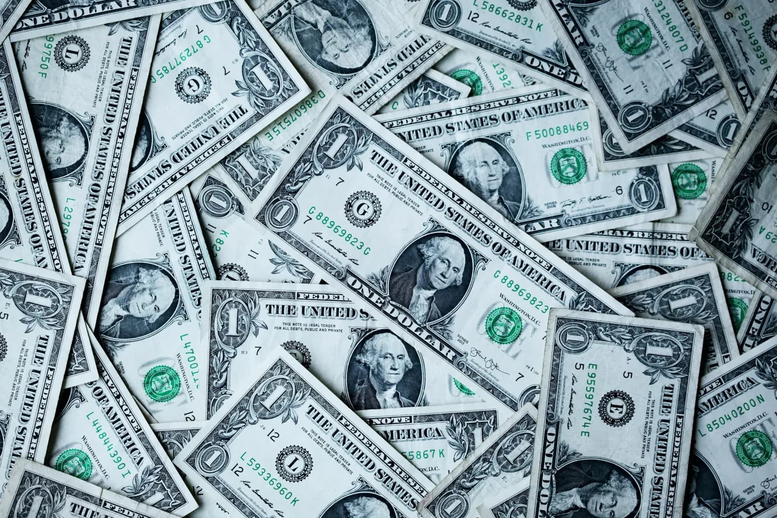 Mastering the Economics Essay: Structure, Stats, and Synthesis